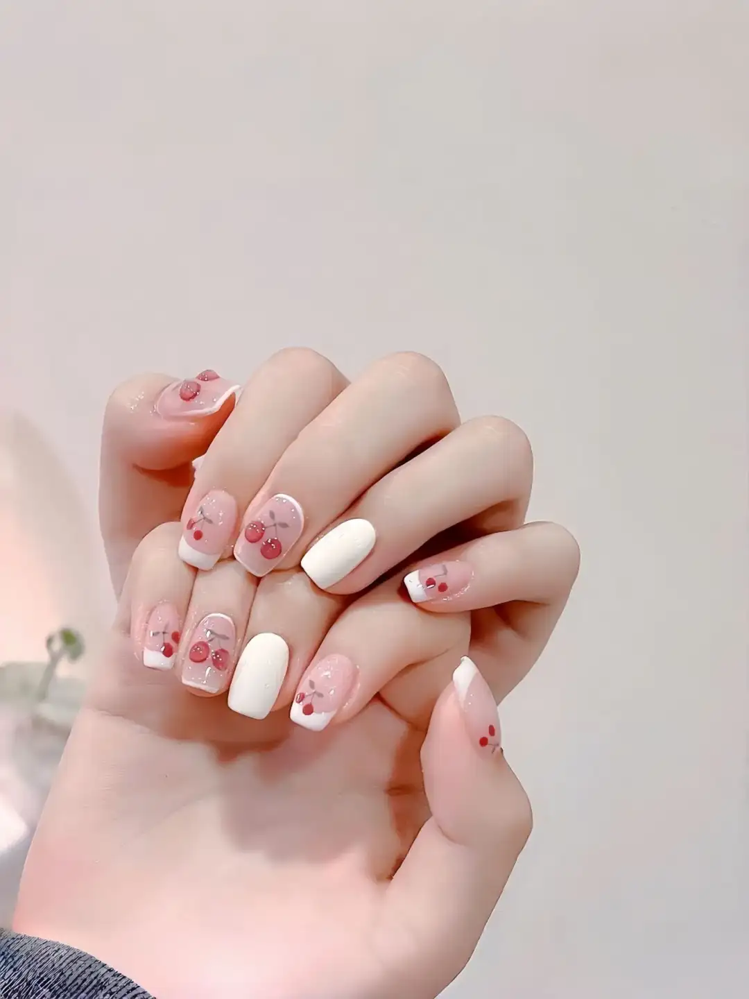 những mẫu nail trái cây tự tin