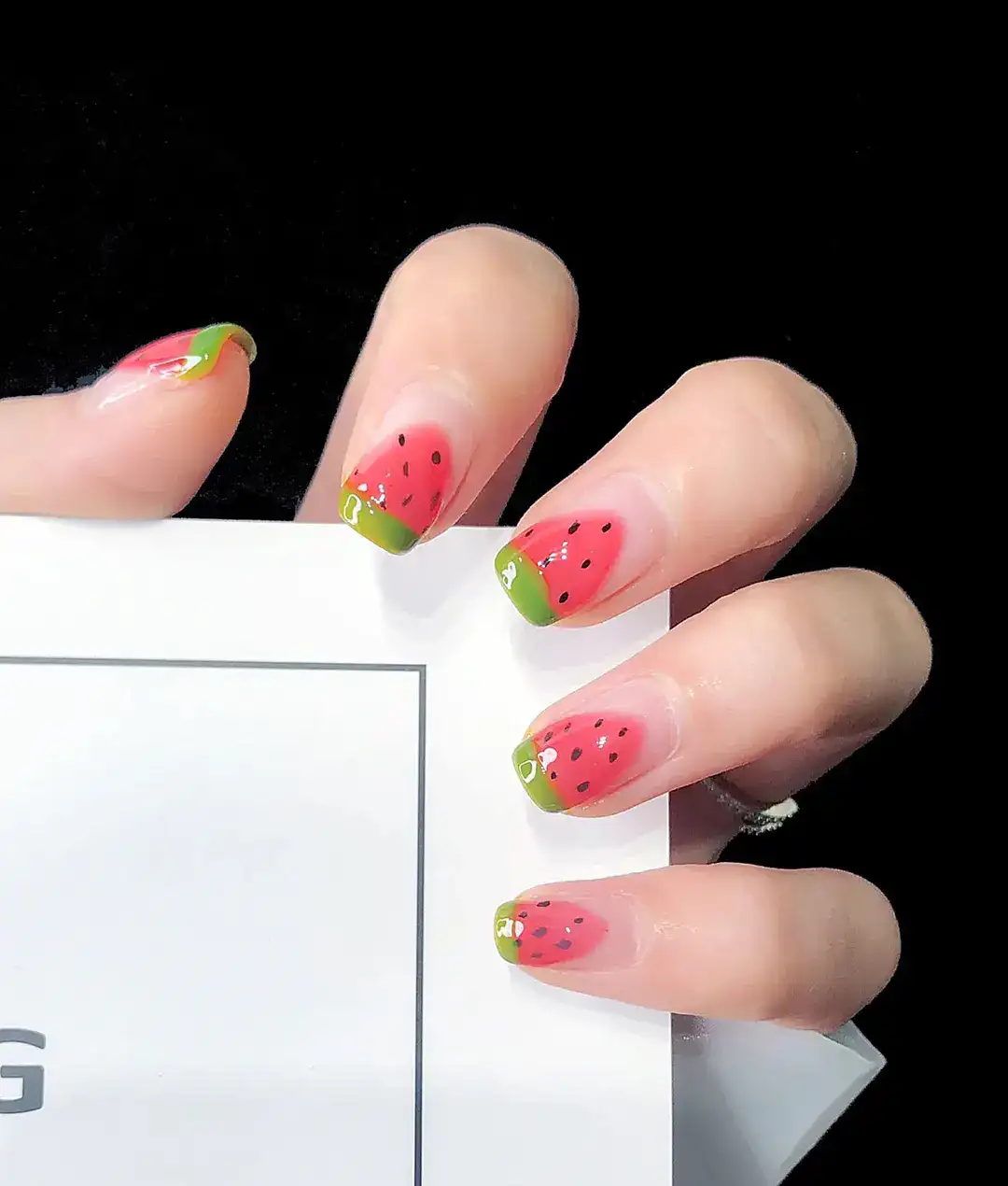 mẫu nail trái cây đẹp sảng khoái