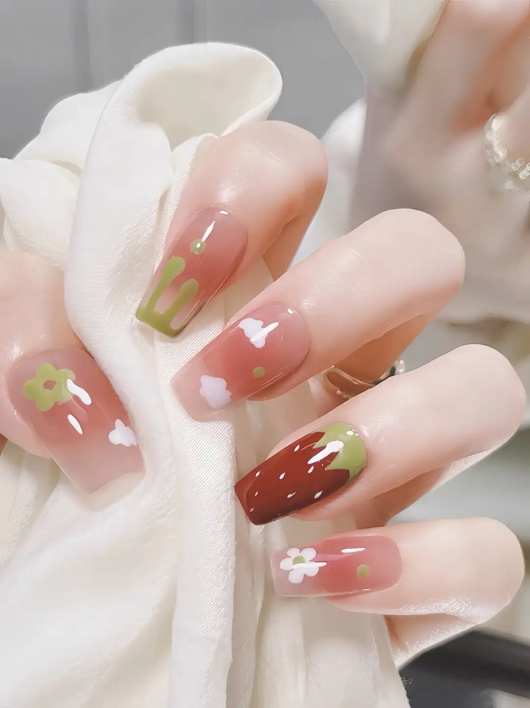 mẫu nail trái cây đẹp phù hợp