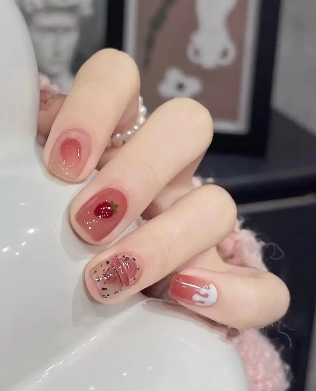 những mẫu nail trái cây tươi mát