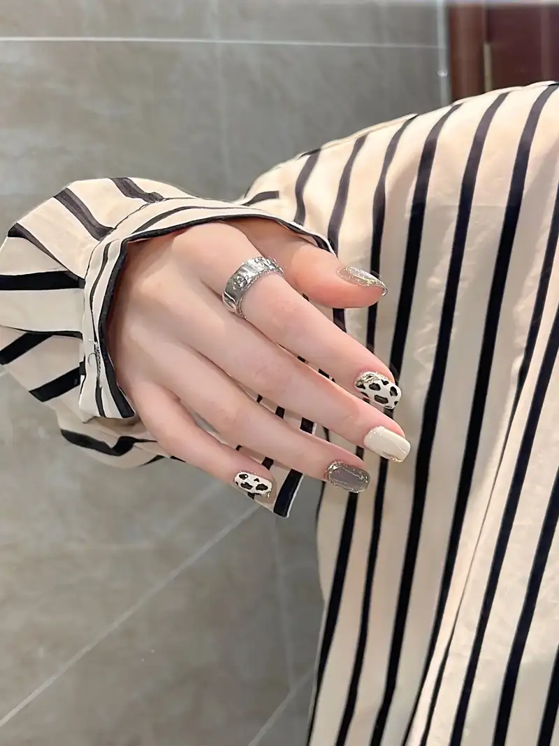 mẫu nail con bò sữa nghệ thuật