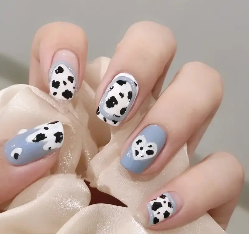 mẫu nail con bò sữa retro, vintage