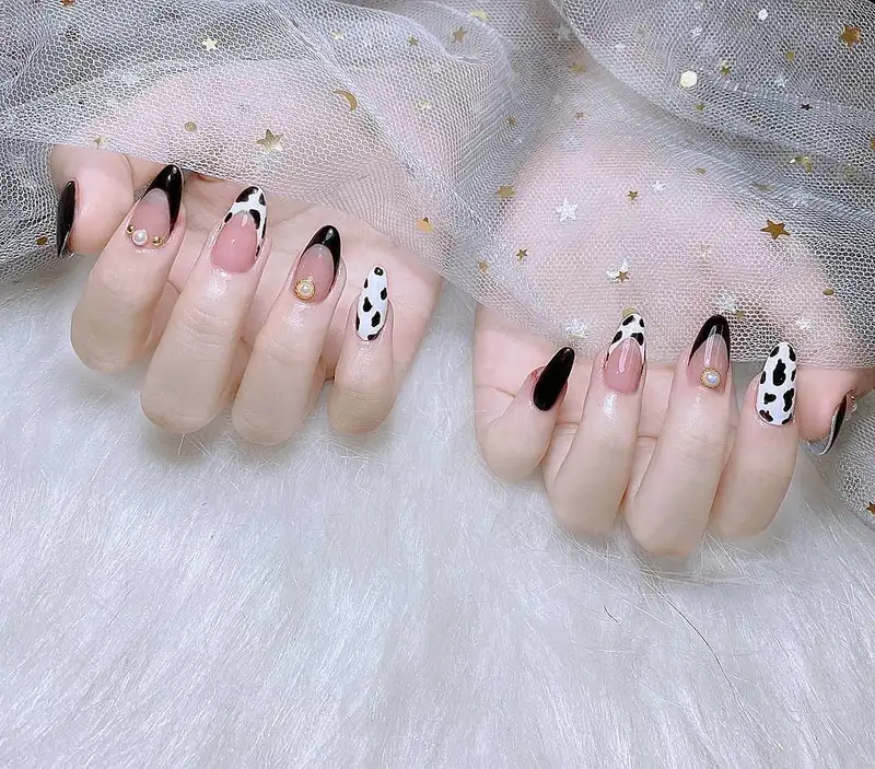 nail bò sữa đen trắng sang trọng 