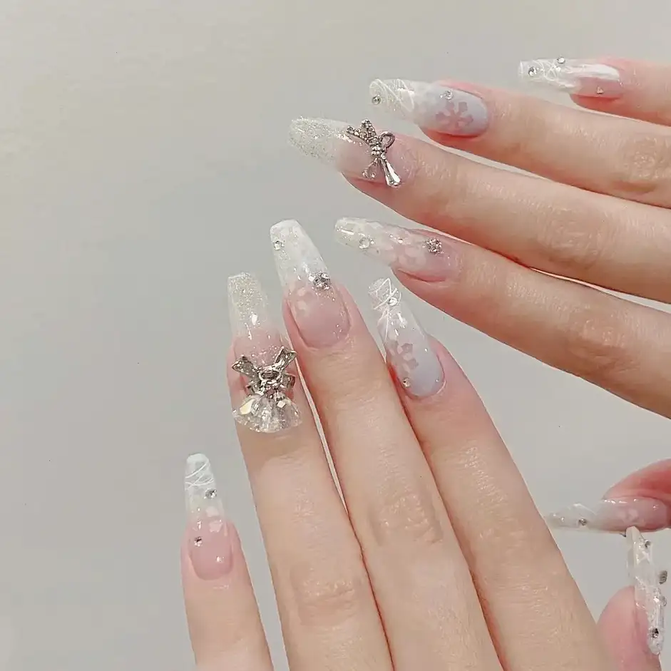 mẫu nail đẹp mùa đông nhẹ nhàng và thư thái