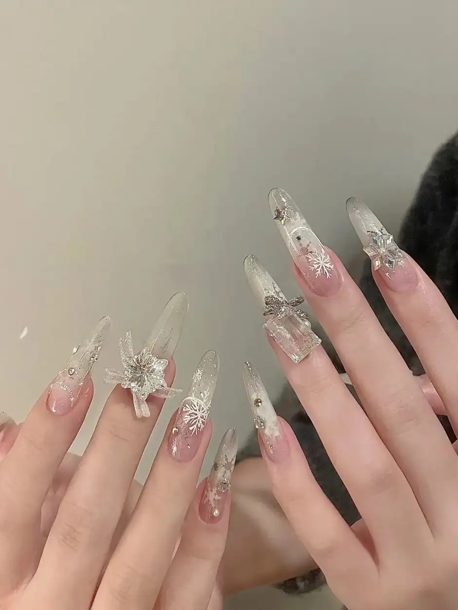 những mẫu nail đẹp cho mùa đông ấm áp