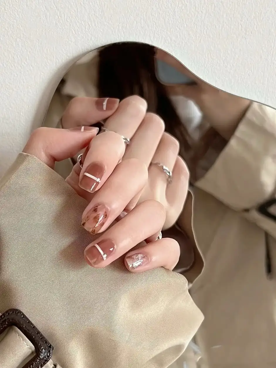 những mẫu nail đẹp cho mùa đông đơn giản