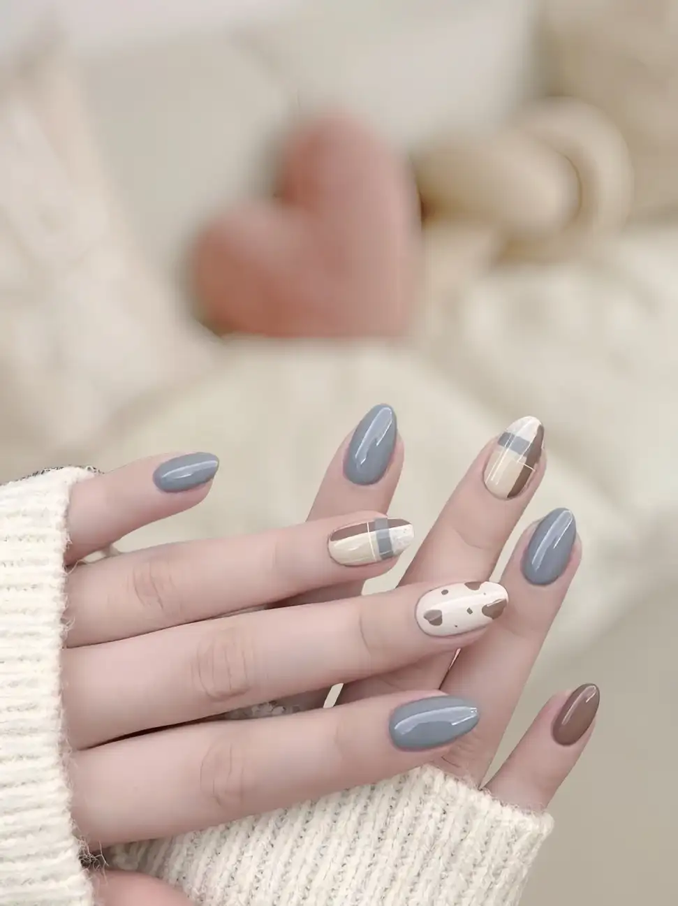 những mẫu nail kẻ caro đẹp mạnh mẽ