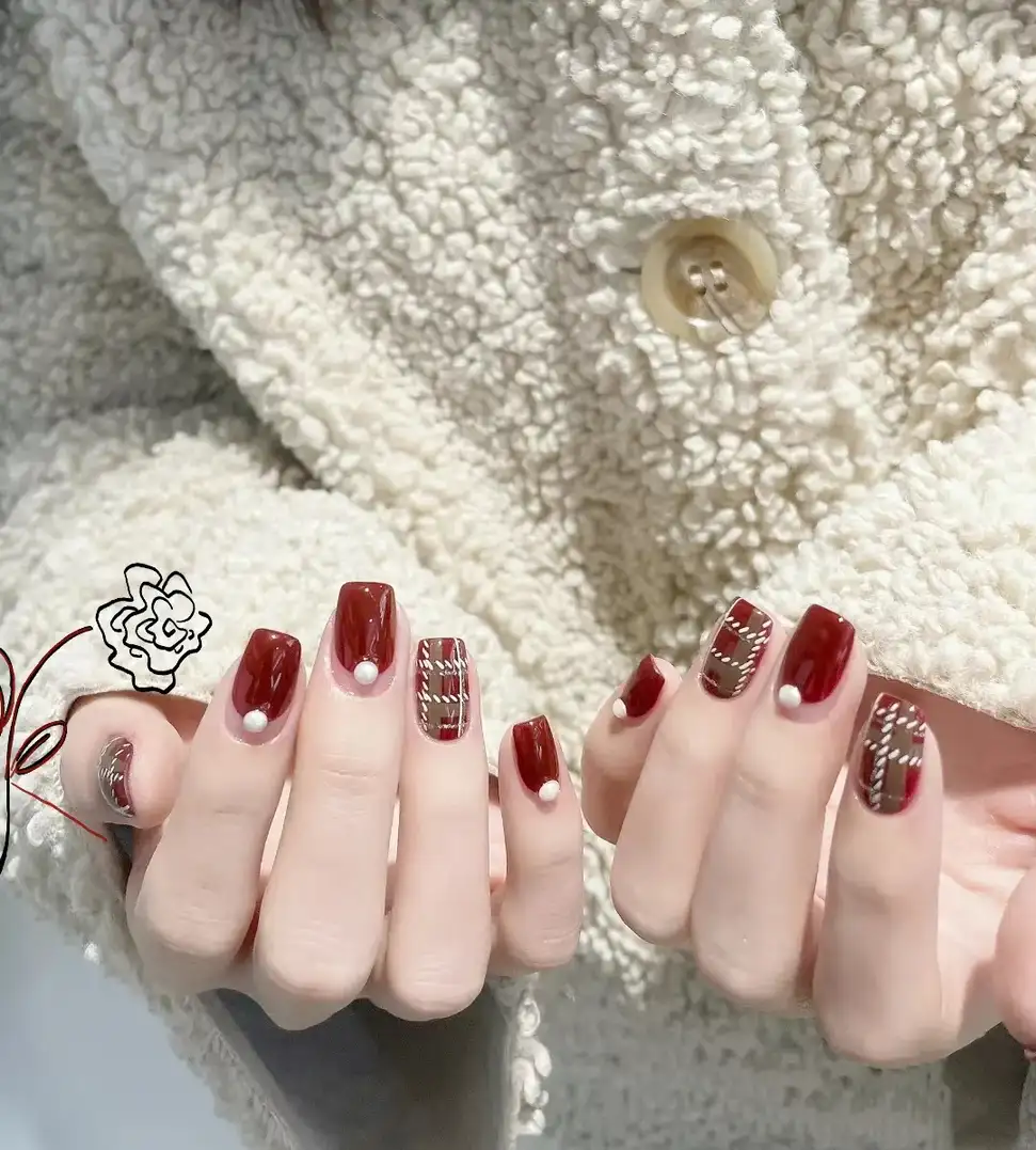 mẫu kẻ caro nail cá tính