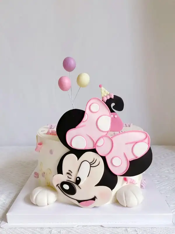 bánh sinh nhật hình con chuột mickey xinh xắn