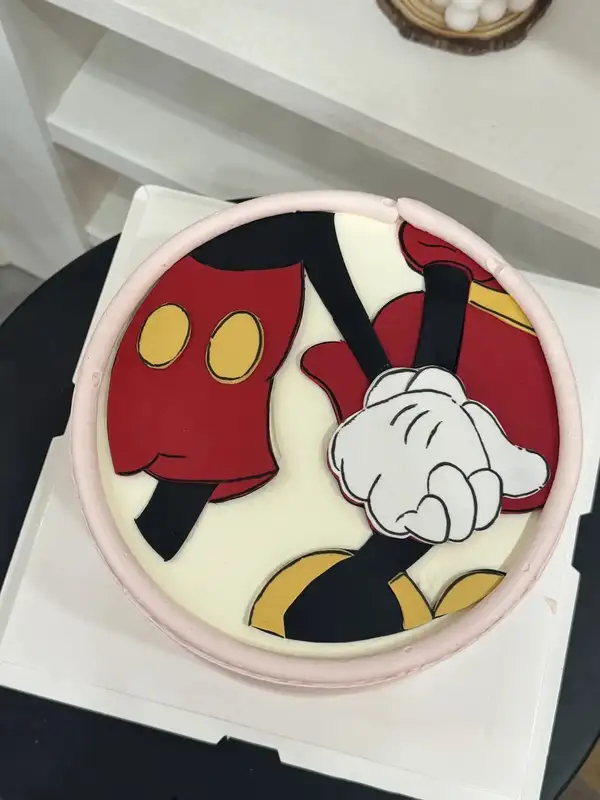 bánh sinh nhật hình con chuột mickey lãng mạn 3