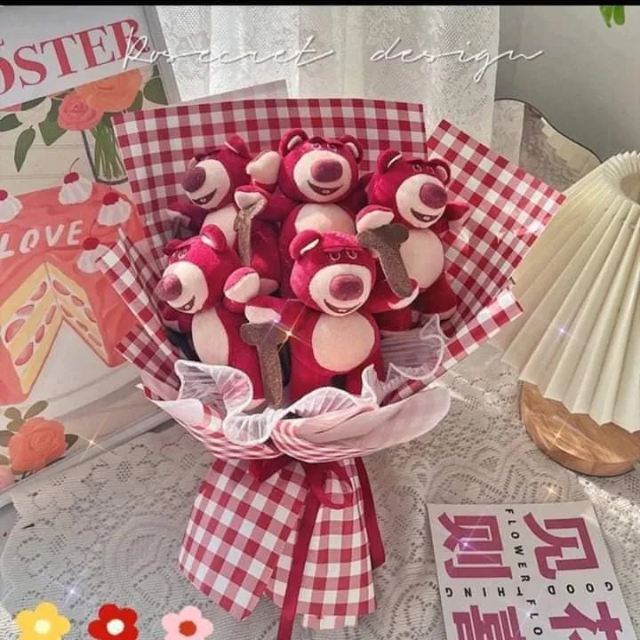 bó hoa gấu dâu lotso tinh tế