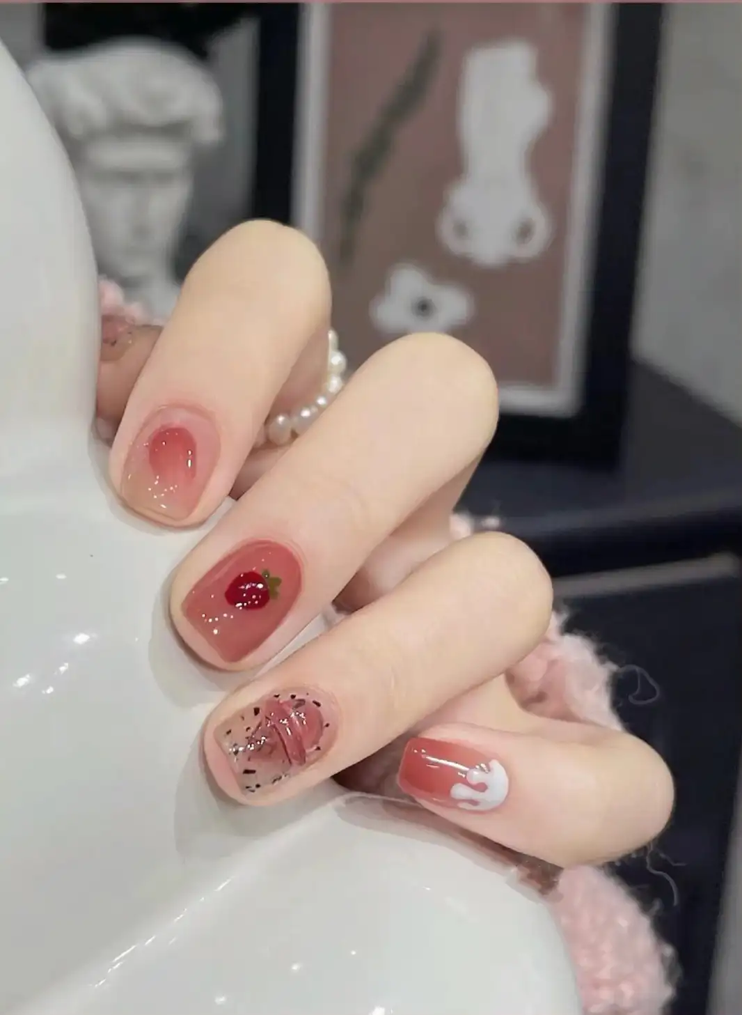 nail quả dâu tây ngọt ngào