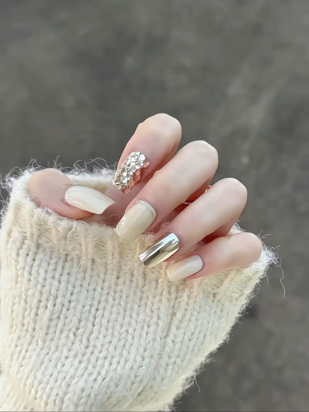 nail màu bạc tráng gương cuốn hút