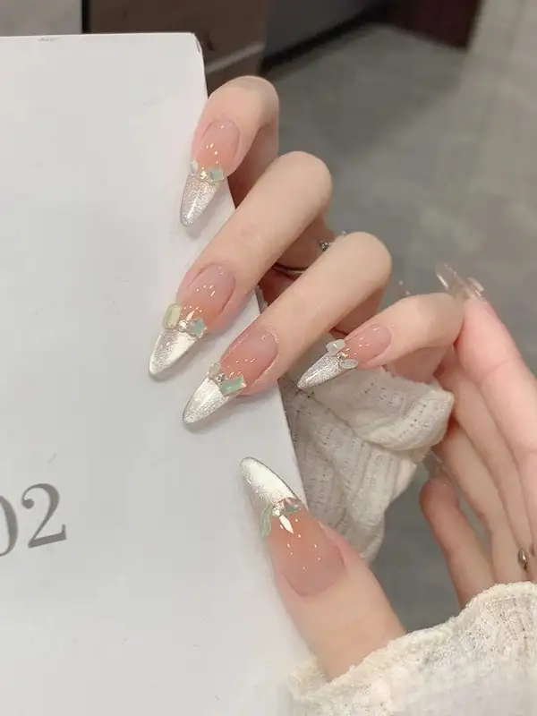 mẫu nail cô dâu đơn giản nghệ thuật độc nhất vô nhị