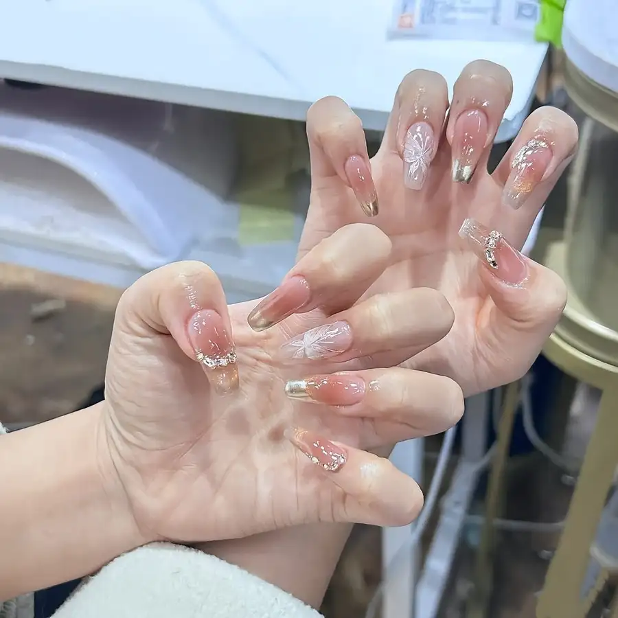 mẫu nail đắp bột đính đá đẹp phù hợp