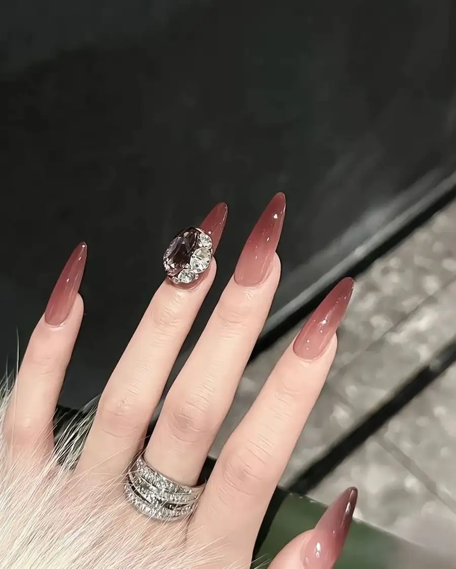 mẫu nail đắp bột đính đá đẹp tự tin tỏa sáng