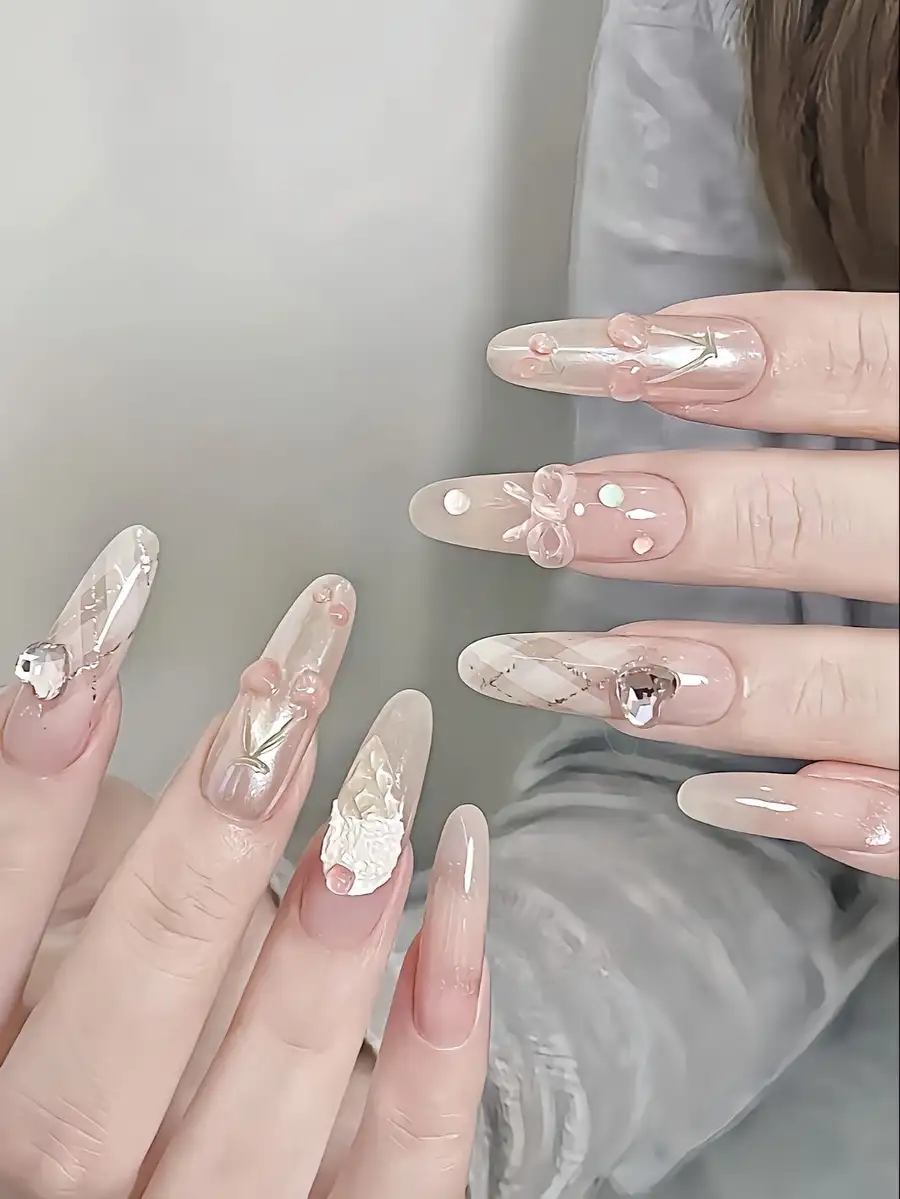 mẫu nail đắp bột đính đá đẹp hài hòa