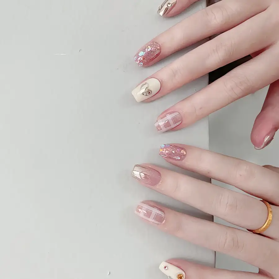 mẫu nail đắp bột đẹp đơn giản như một quý cô Pháp