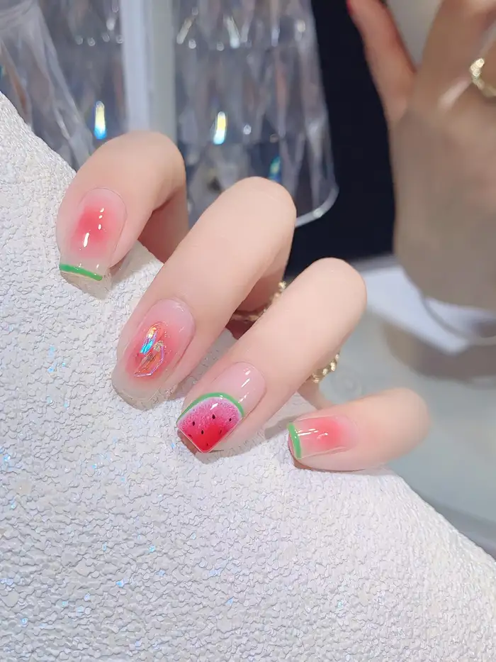 mẫu nail dưa hấu năng động