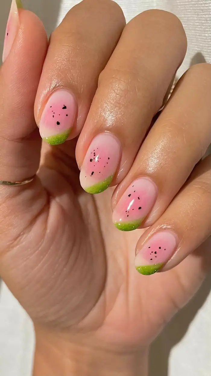 mẫu nail hình dưa hấu nhẹ nhàng