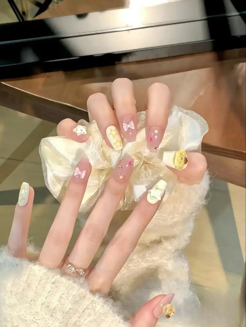 nail bánh bèo dịu dàng, nữ tính 