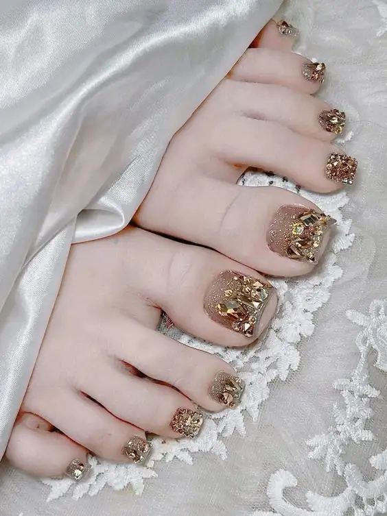 nail chân đá khối đẳng cấp