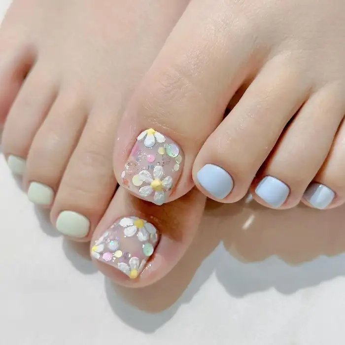 nail chân hoa nhí cổ điển 