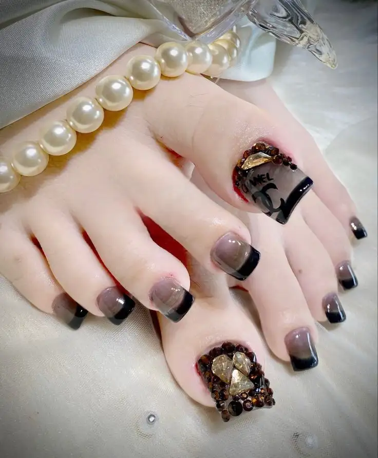 nail chân lồng lộn quyến rũ