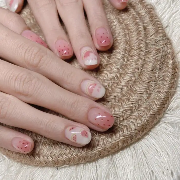 mẫu nail hình dưa hấu sống động 2