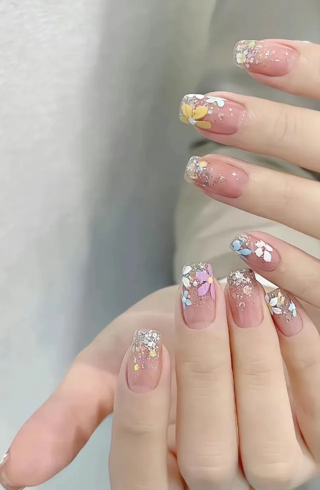 Mẫu nail hoa mai sang chảnh