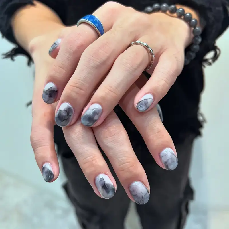 mẫu nail cho nam giới màu xám