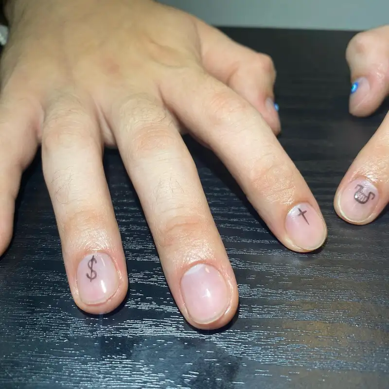 mẫu nail cho nam giới lấp lánh