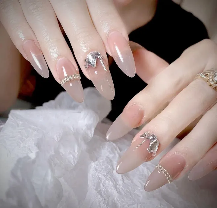 Nail box đá hiện đại 