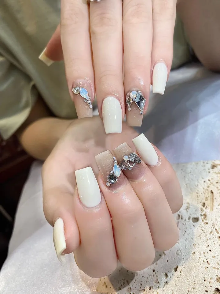 Nail box đá thanh lịch 