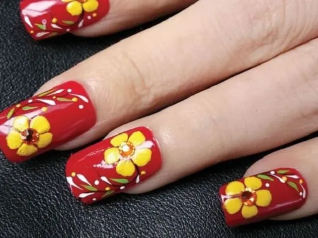 Nail hoa mai đón Tết