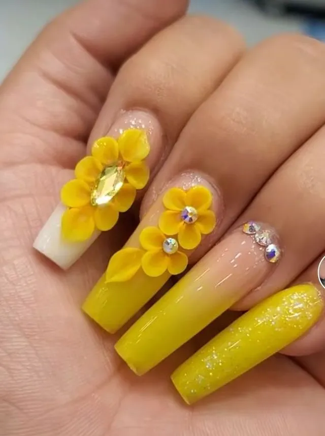 Thiết kế nail hoa mai đẹp