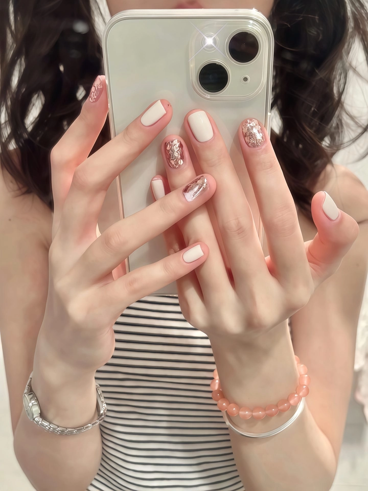 mẫu nail cô dâu màu trắng