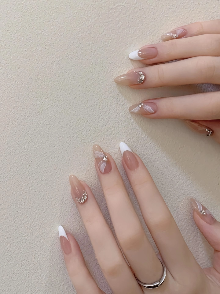 nail màu trắng sữa