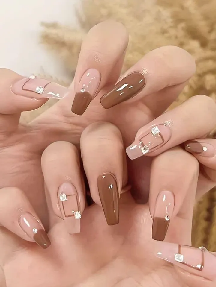 Nail nâu may mắn cho Mộc 