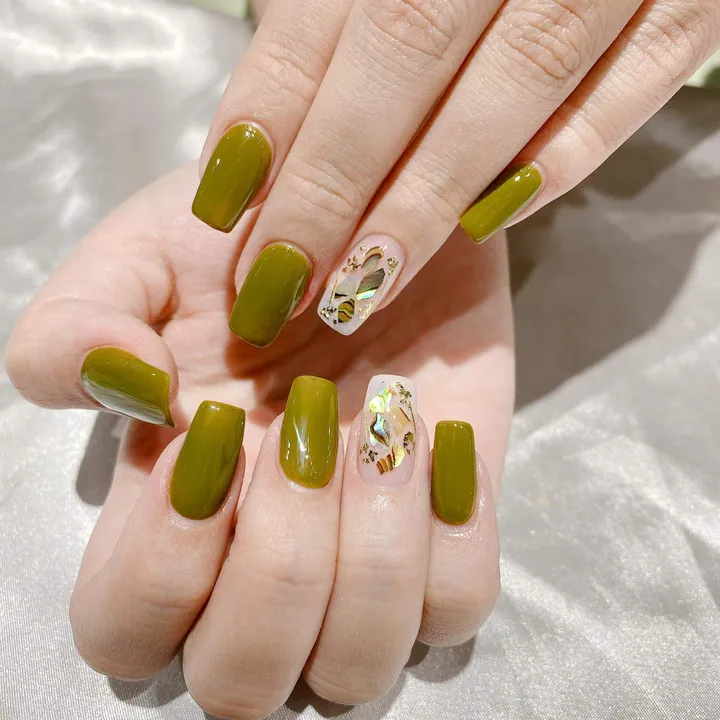 Màu xanh lá là nail đẹp cho người mệnh Mộc