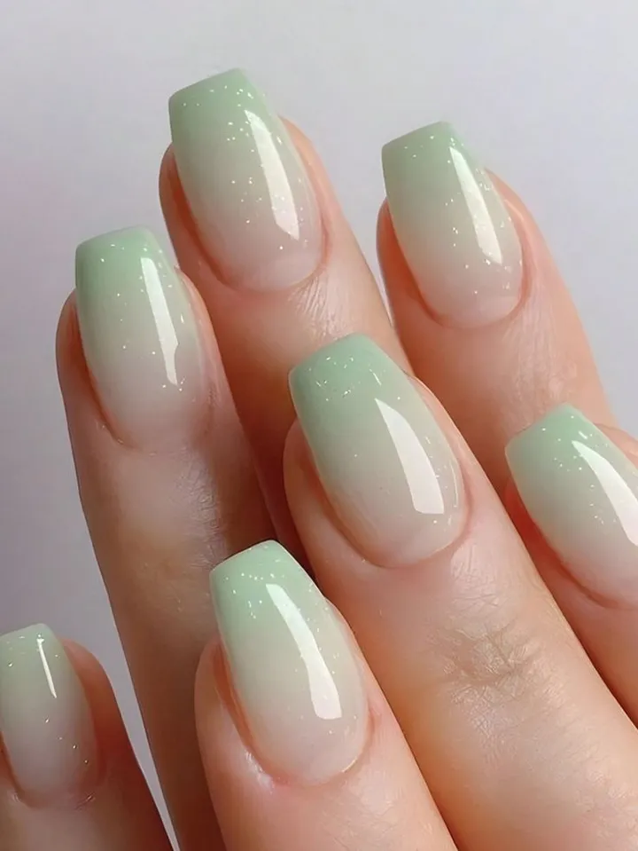 Nail mệnh Mộc nên chọn màu xanh lá