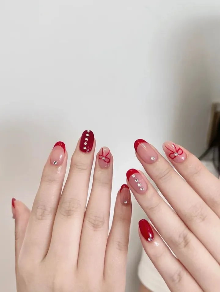 Mẫu nail đỏ cho người mệnh Thổ