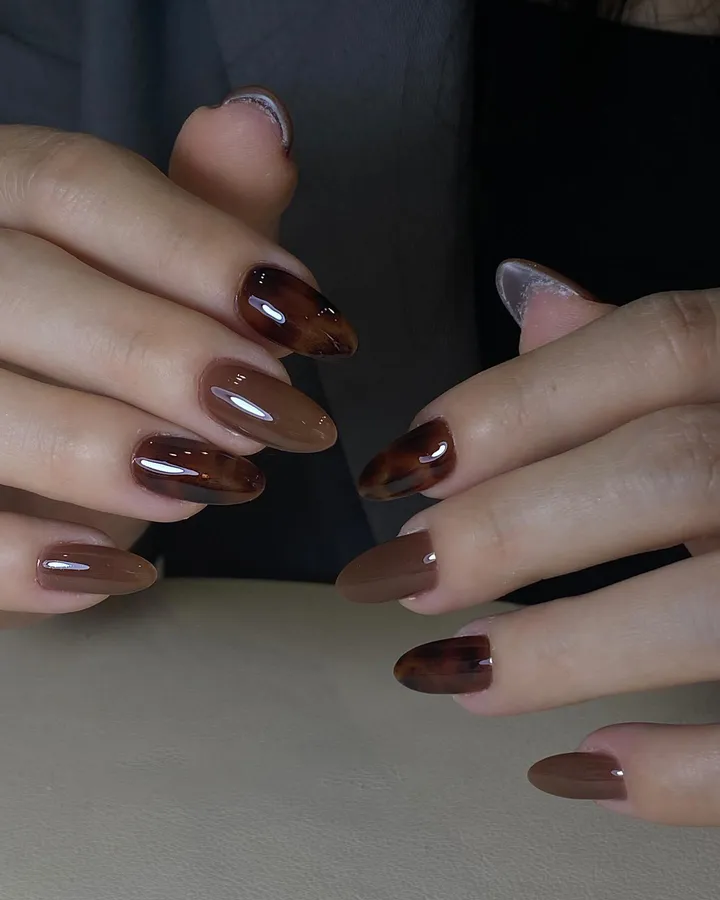 Nail nâu hợp người mệnh Thổ