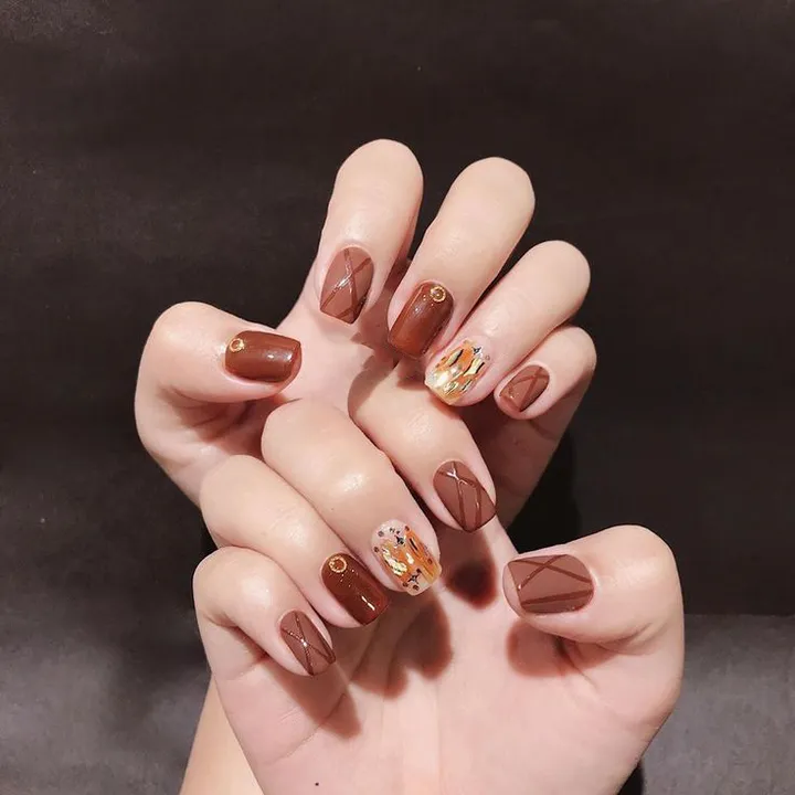 Nail mệnh Thổ màu nâu đất