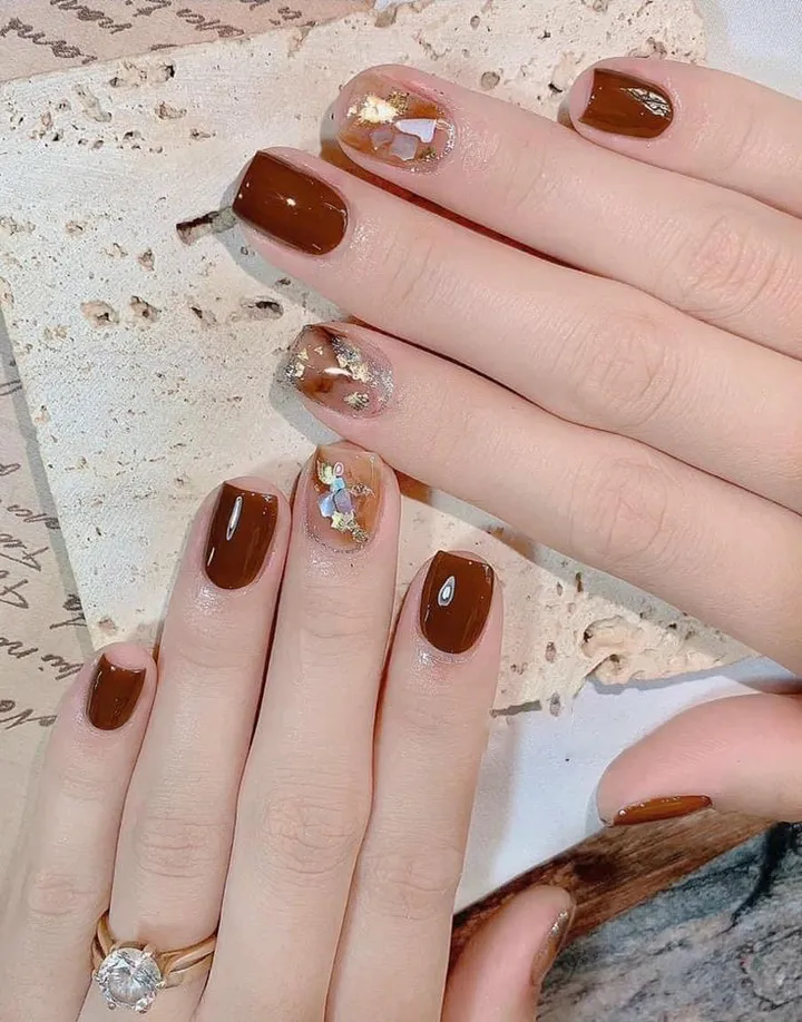 Mẫu nail nâu mệnh Thổ