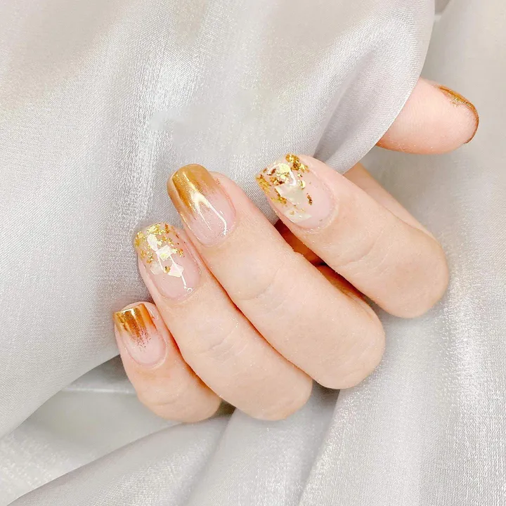 Nail vàng đơn giản mệnh Thổ