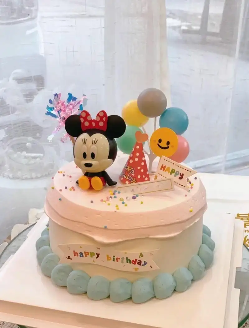 mẫu bánh sinh nhật đẹp cho nữ micky