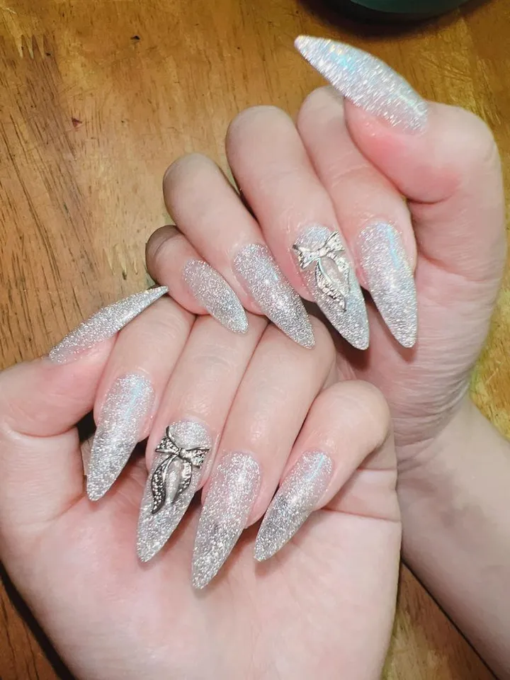 Mẫu nail nhũ long lanh