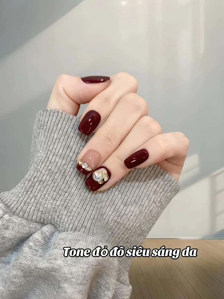 Nail tay xinh tone đỏ sáng da