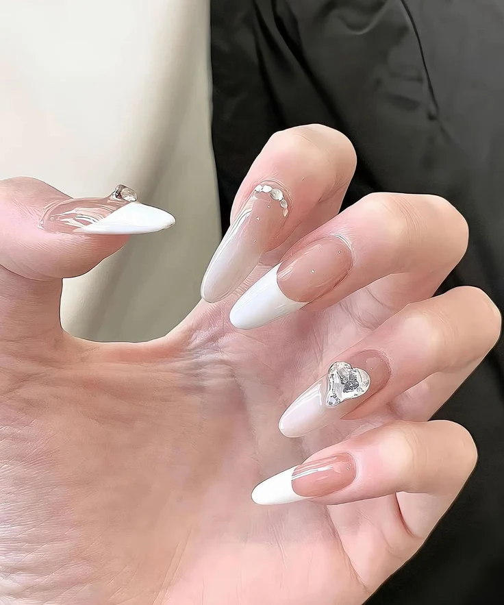 Nail tay đẹp đính đá fen đầu móng